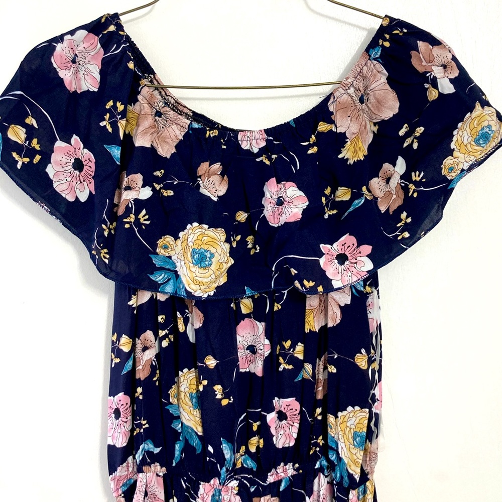 NWT 🎀 Flowy Maxi Dress